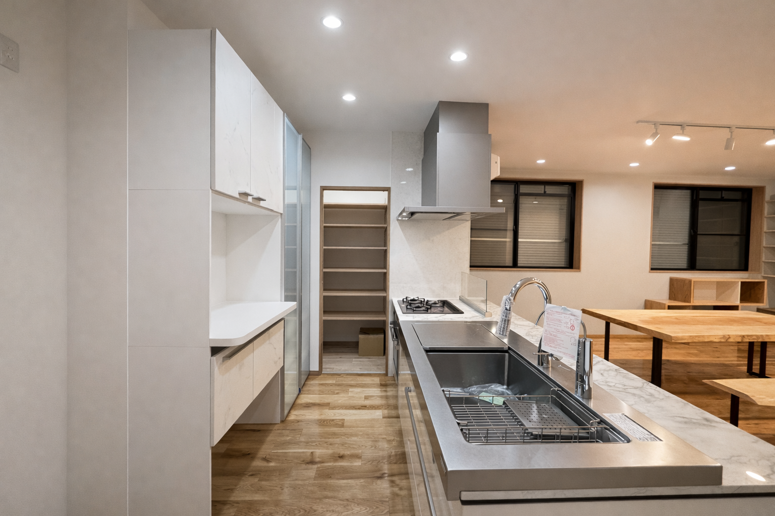 鉄筋コンクリート造２階建てのリノベーション工事