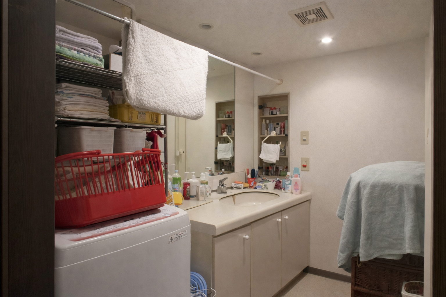 改修前洗面室ビフォー