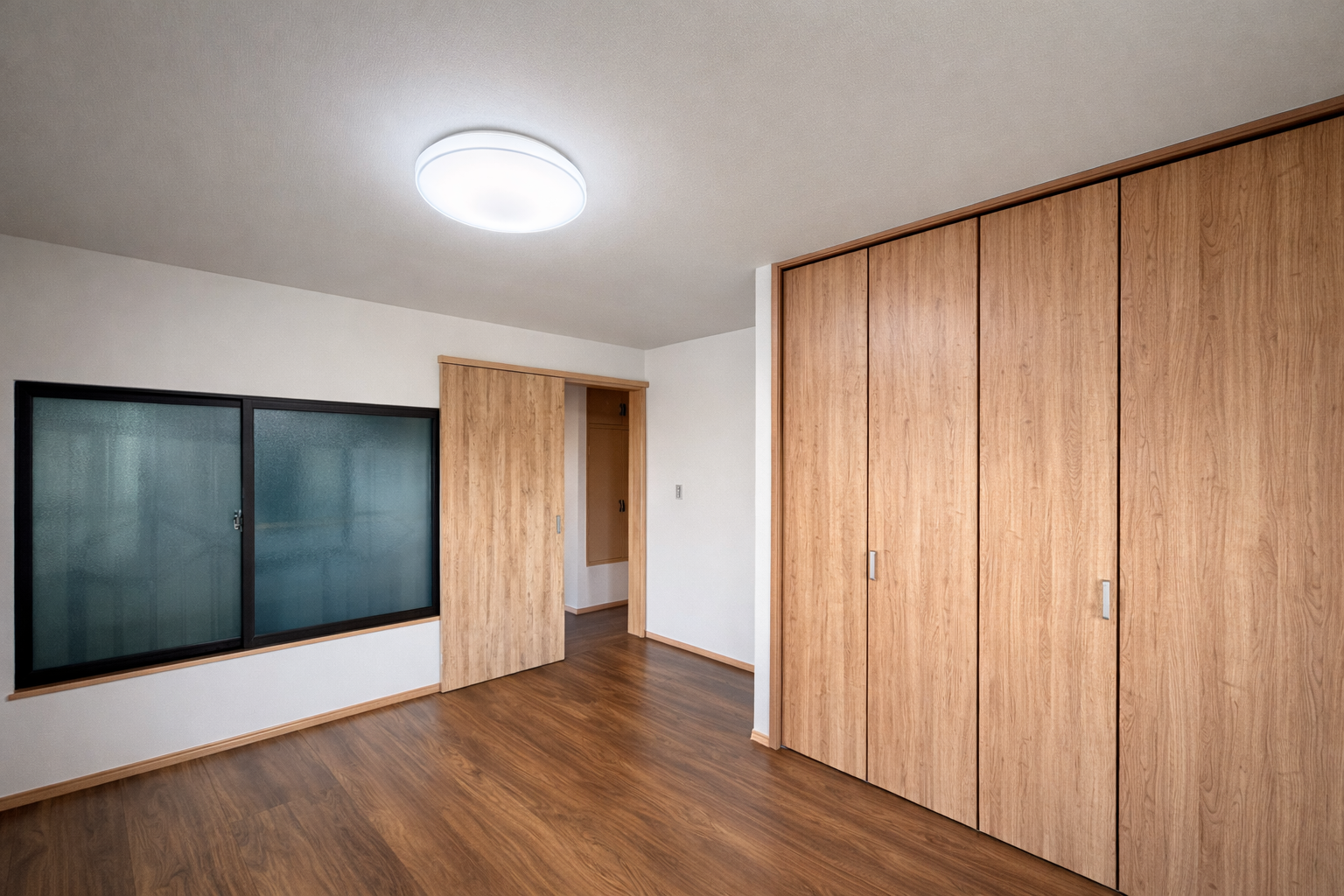 １階コンクリート造２階３階木造住宅の全面改装