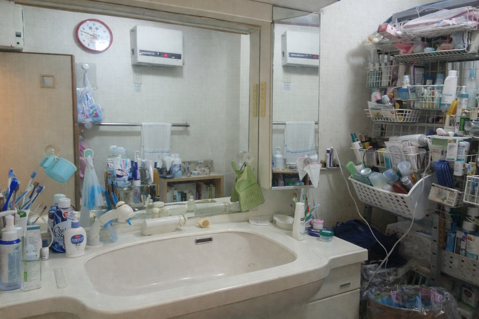 改修前洗面台ビフォー