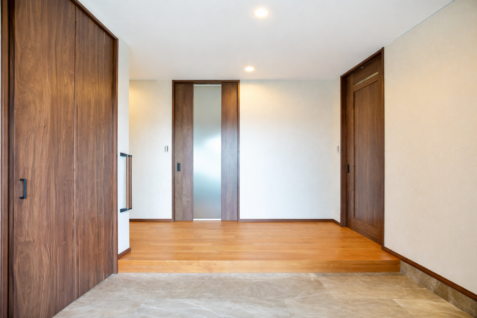 改修後玄関ホールアフター