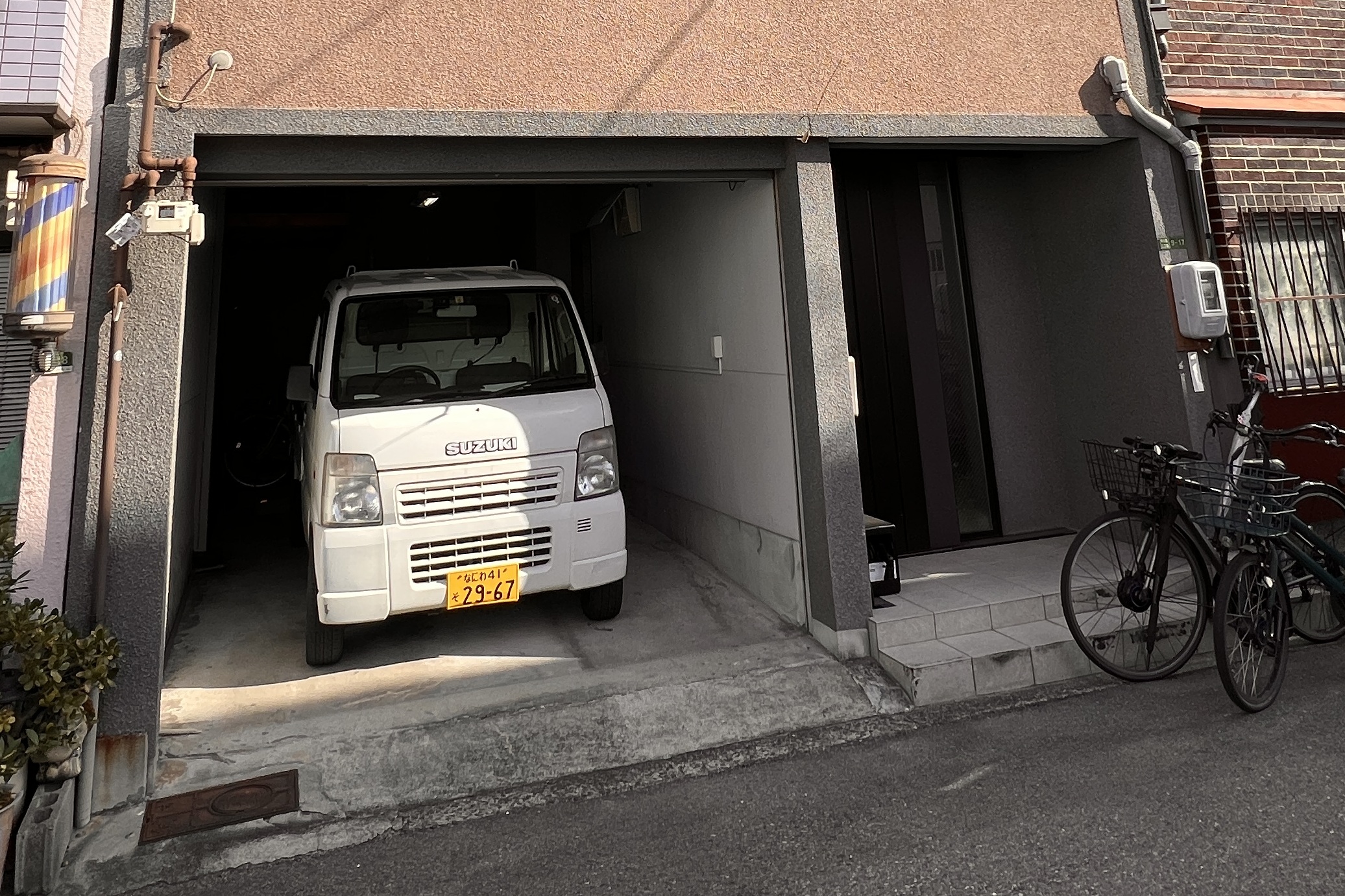 建物外観ビフォー