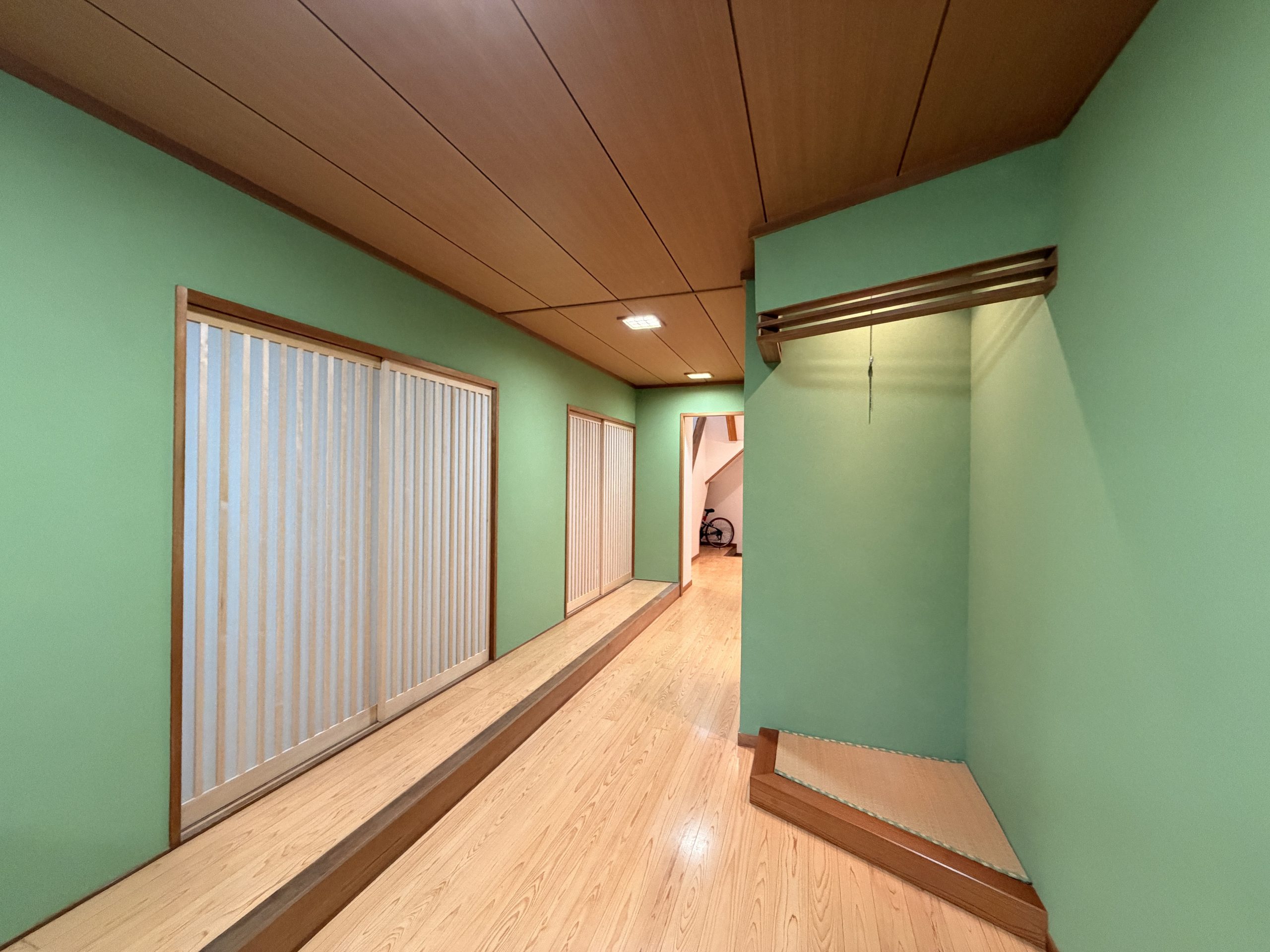 改修後玄関ホールアフター